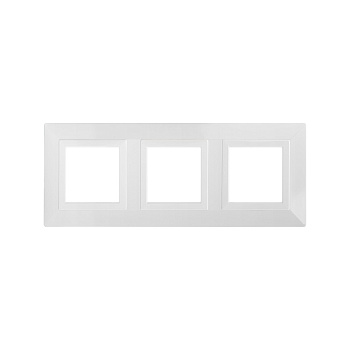 Рамка из металла, "Avanti", белая, 3 поста (6 мод.) Рамка из металла, "Avanti", белая, 3 поста (6 мод.)