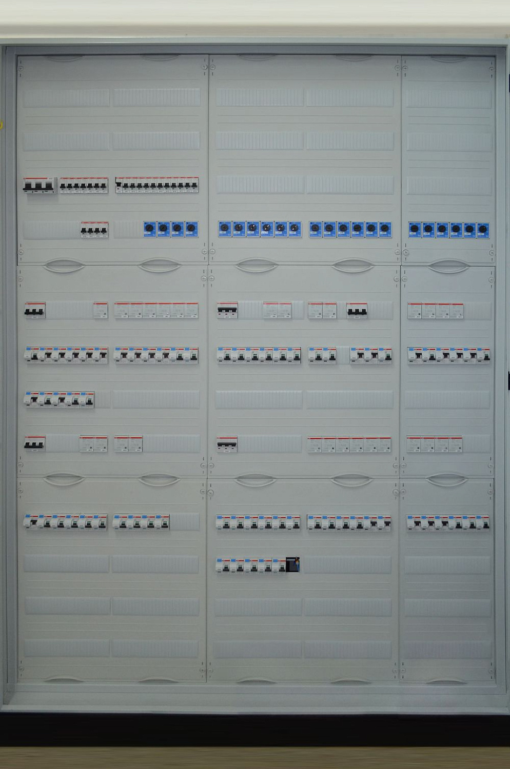 Монтаж щитов освещения (ЩО, ЩНО)